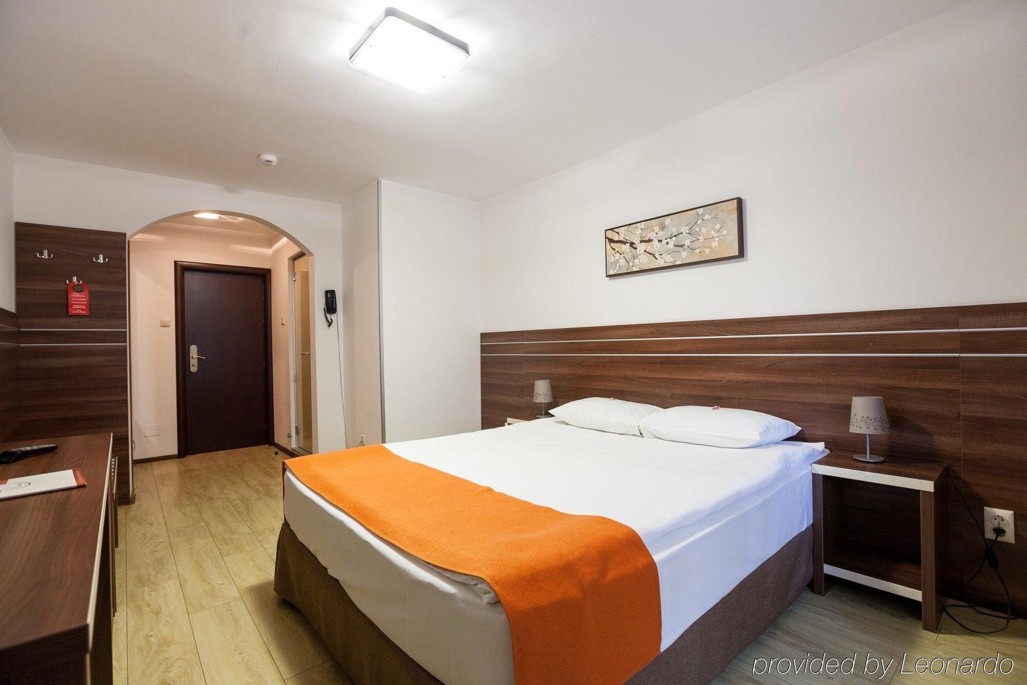 Hotel Nelisse 布加勒斯特 外观 照片