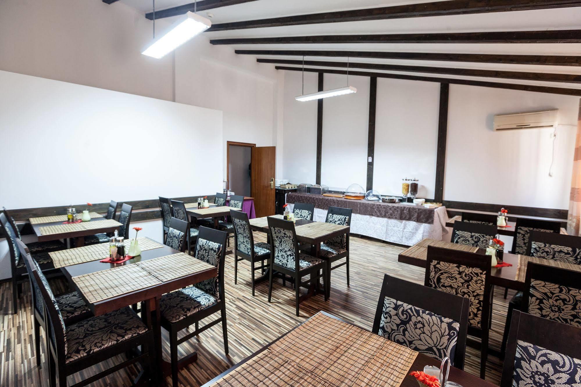 Hotel Nelisse 布加勒斯特 外观 照片