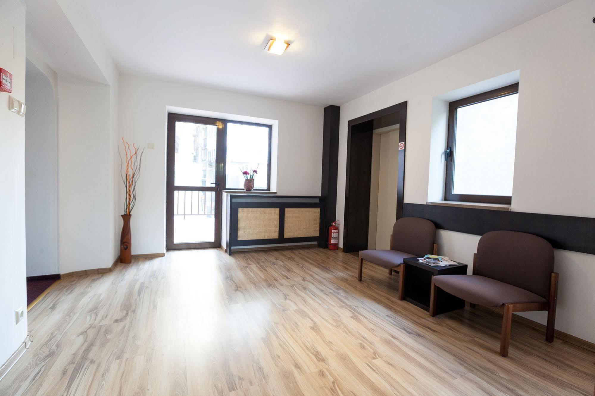 Hotel Nelisse 布加勒斯特 外观 照片